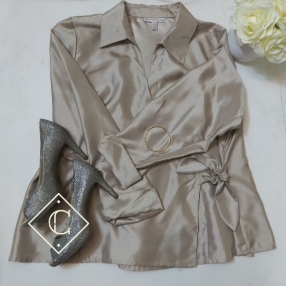 JM Collection Wrap Top - Picture 7 of 8